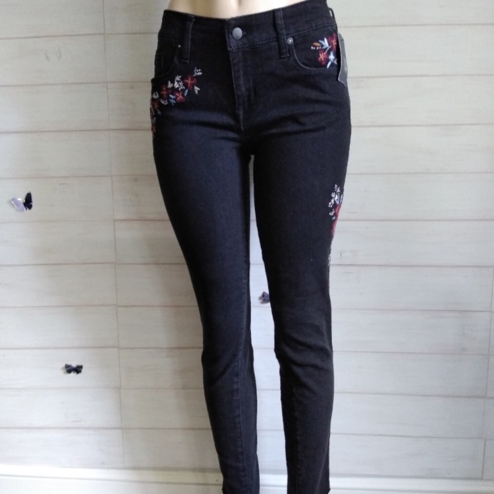 ๐ Mossimo Embroidered Black and Floral Mid Rise Curvy Skinny Jeans, Size 6 Short - Picture 5 of 12